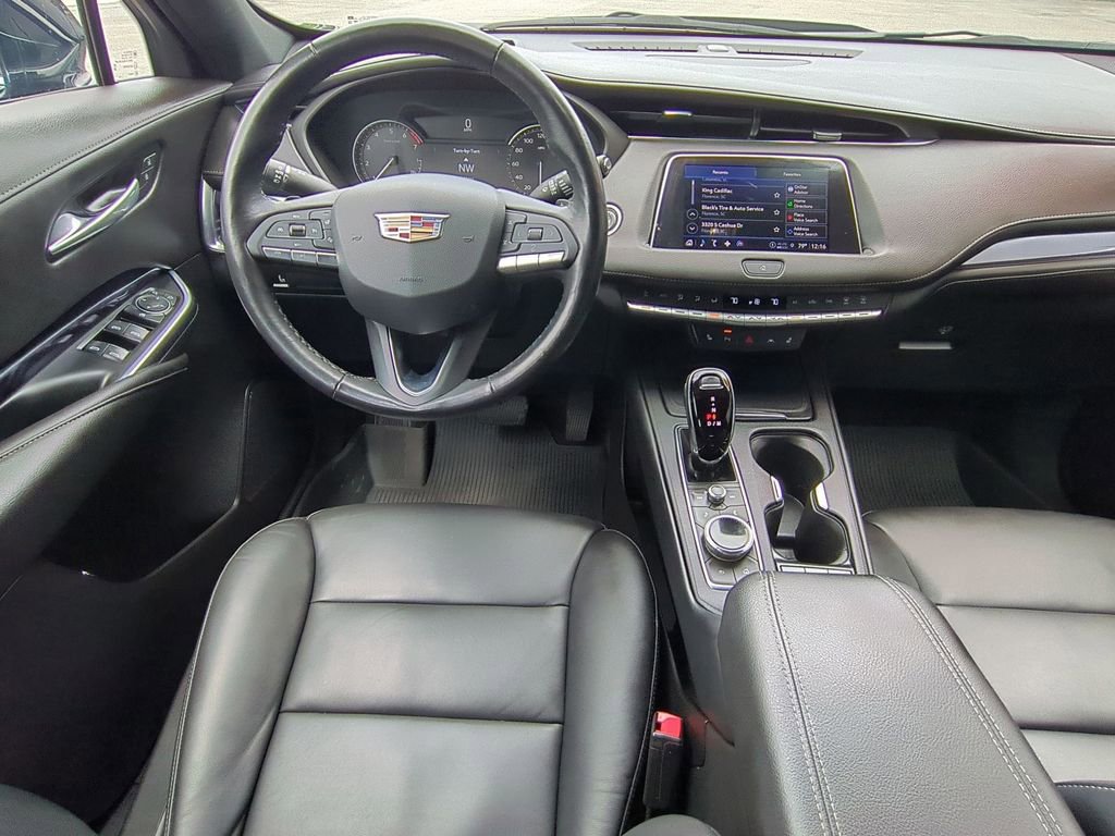 Used 2023 Cadillac XT4 Luxury w/ Cold Weather Package image 13