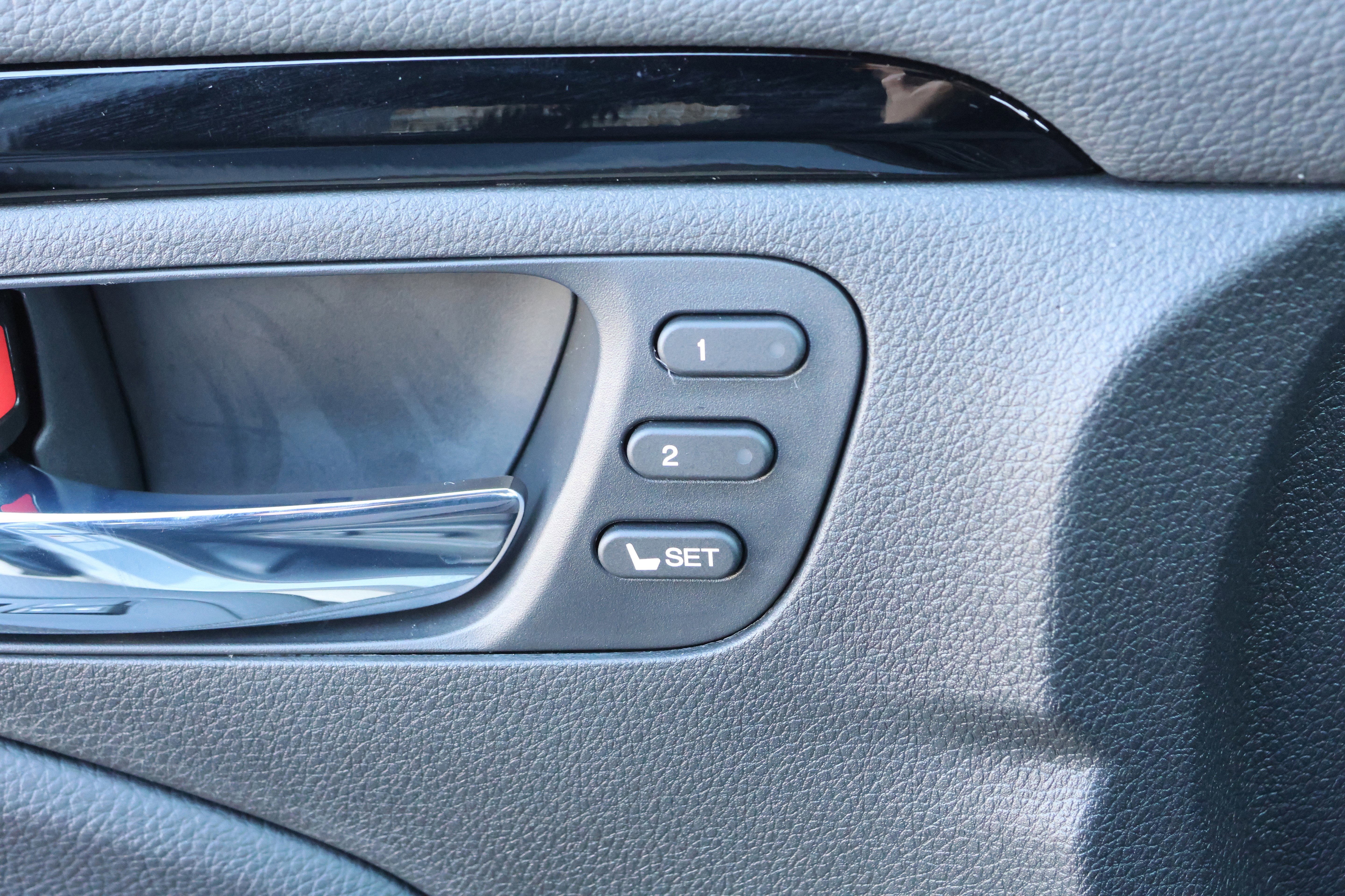 Used 2025 Honda Ridgeline Black Edition image 13