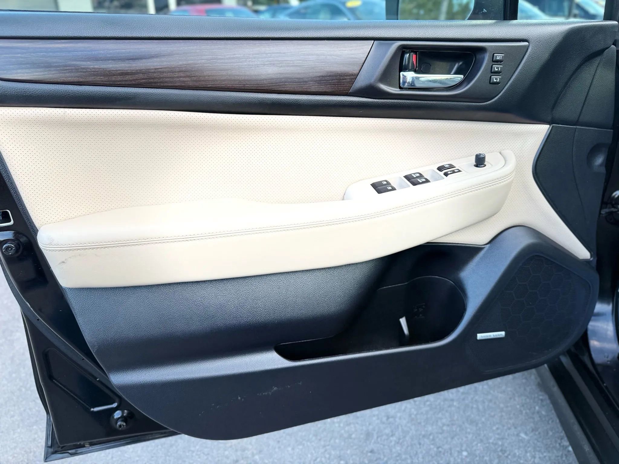 Used 2016 Subaru Legacy 2.5i Limited AWD/4WD image 12