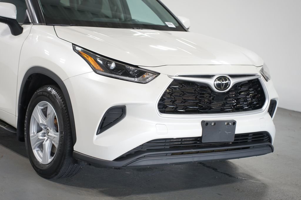 Used 2021 Toyota Highlander L image 4
