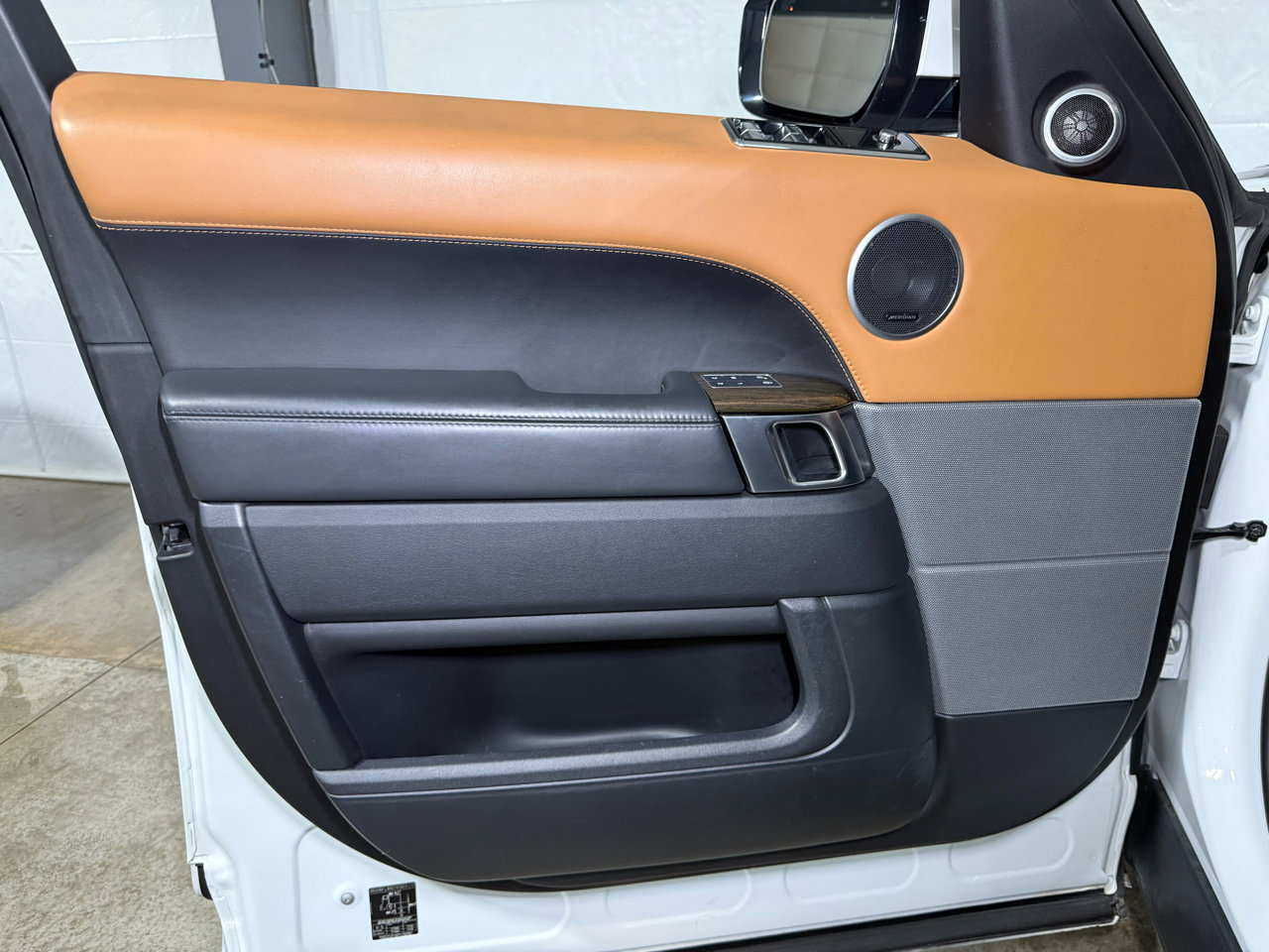 Used 2018 Land Rover Range Rover Sport Supercharged image 12