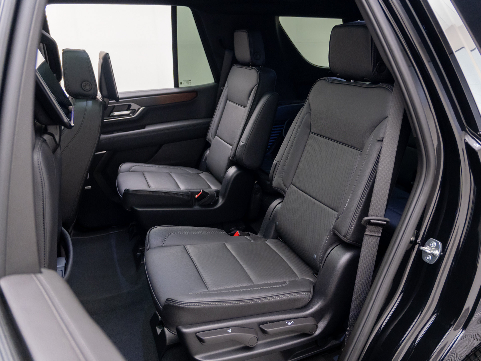 Used 2025 GMC Yukon Denali w/ Denali Reserve Package AWD/4WD image 16