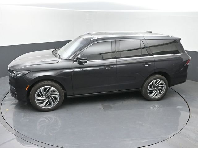 Used 2025 Lincoln Navigator Reserve AWD/4WD image 32