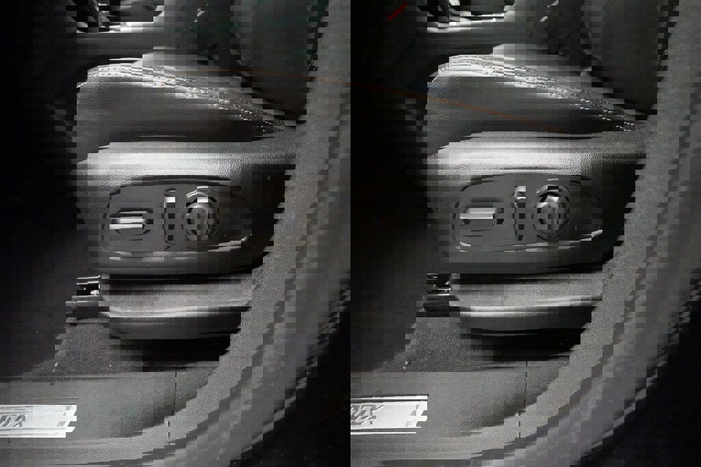 Used 2021 Chevrolet Equinox Premier image 29