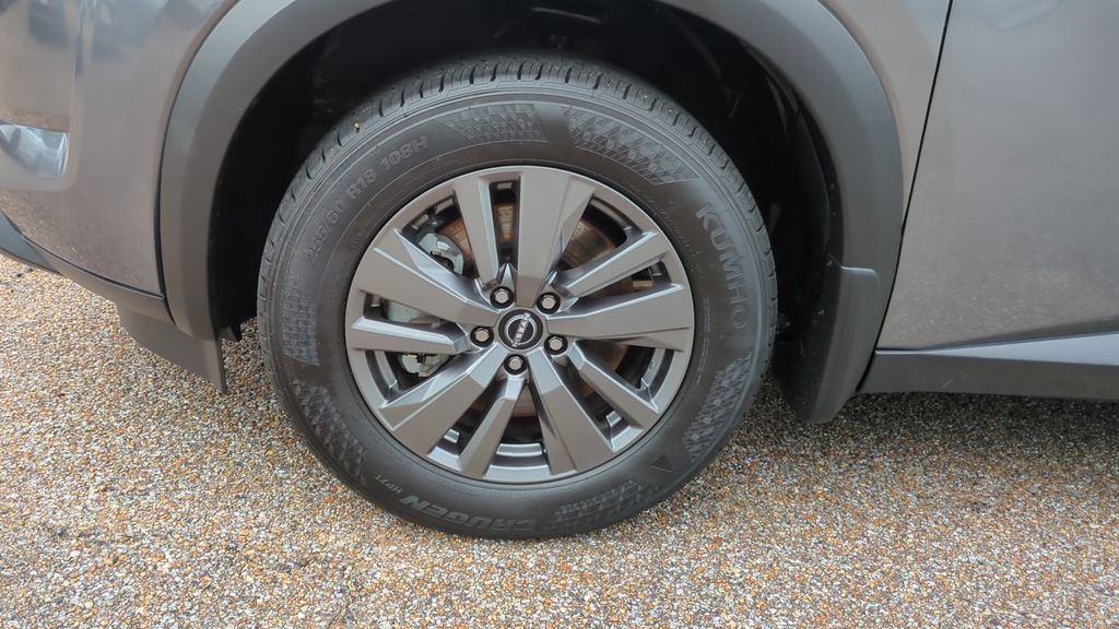 Used 2025 Nissan Pathfinder SV FWD image 10