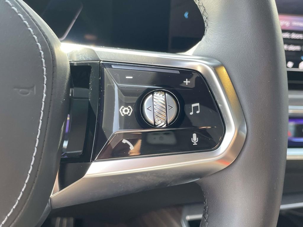 Used 2024 BMW i7 eDrive50 w/ M Sport Package image 25