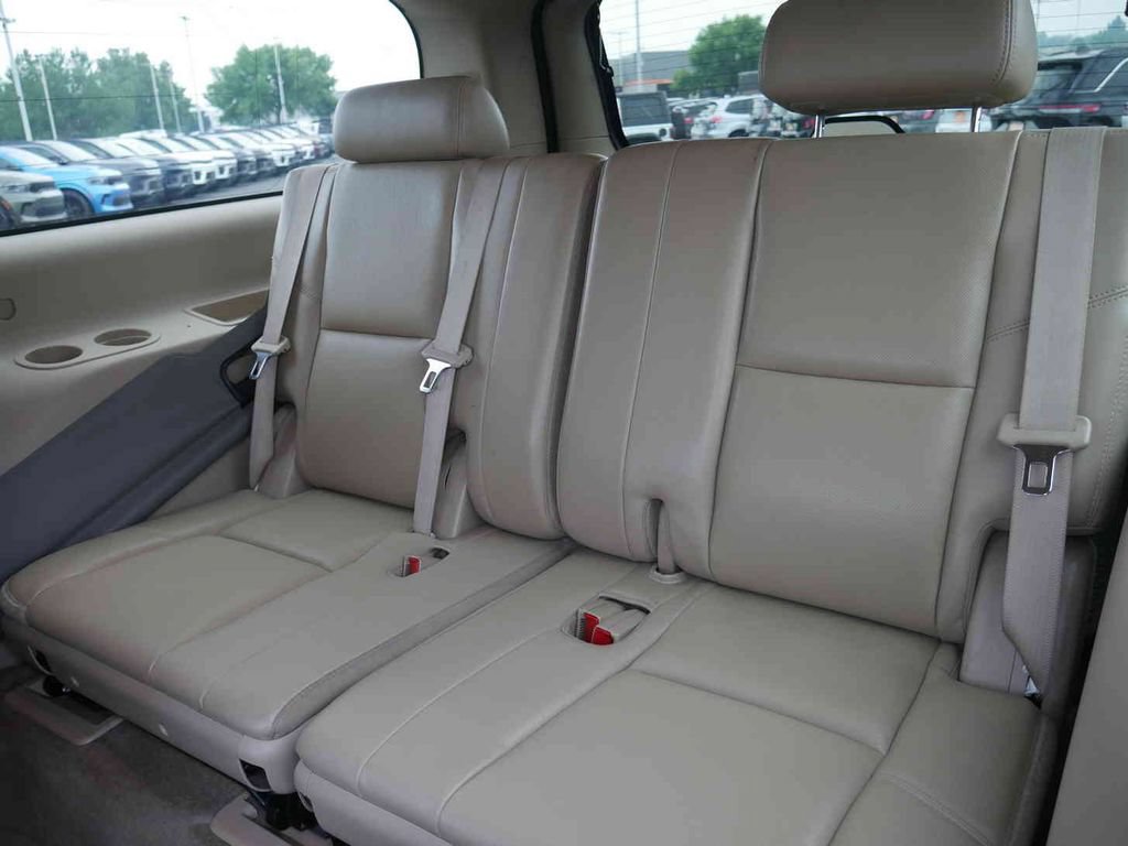 Used 2011 Chevrolet Suburban LTZ AWD/4WD image 17