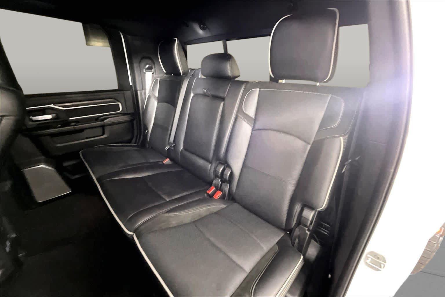 Used 2026 RAM 3500 Laramie AWD/4WD image 18