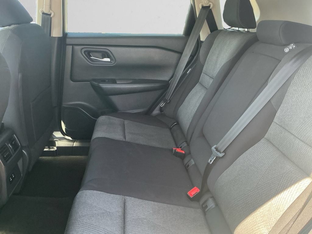 Used 2024 Nissan Rogue SV FWD image 13
