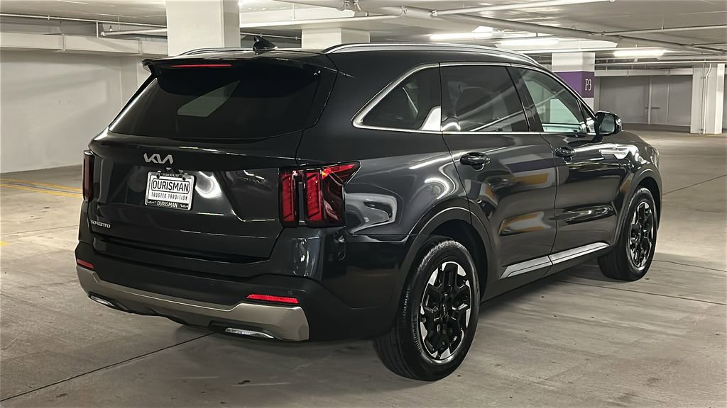 Certified 2025 Kia Sorento S w/ Panoramic Sunroof Package FWD image 4