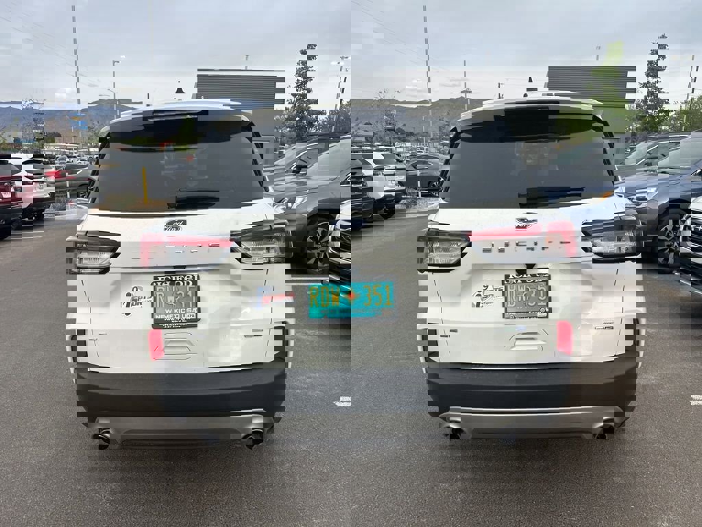 Used 2020 Ford Escape SE image 11