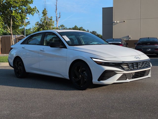 New 2026 Hyundai Elantra SEL Sport FWD image 3