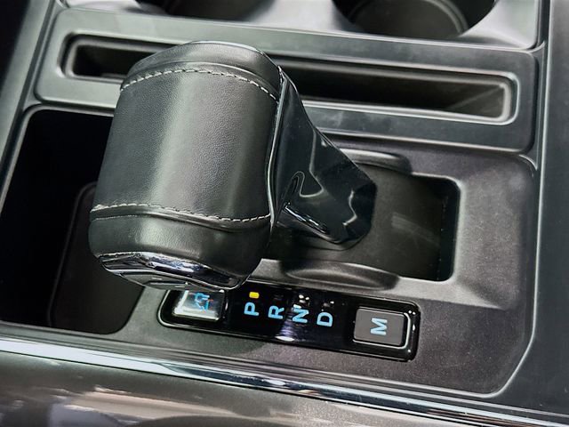 Certified 2022 Ford F150 XLT w/ Equipment Group 302A High image 18