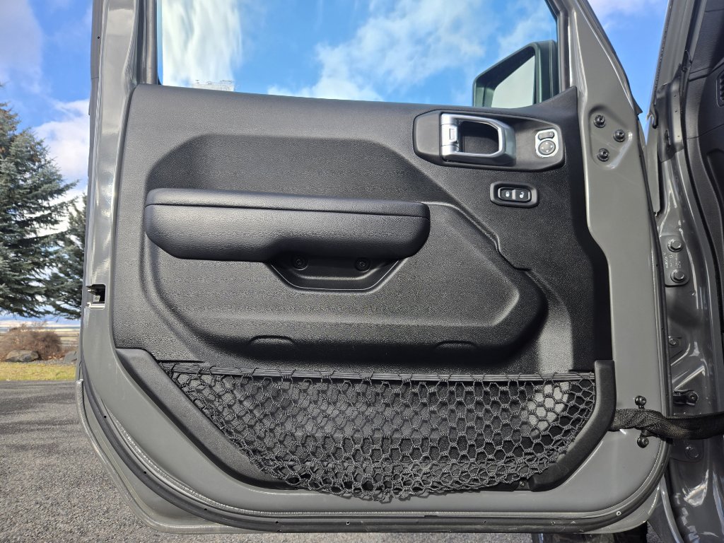 Used 2020 Jeep Wrangler Sport image 11