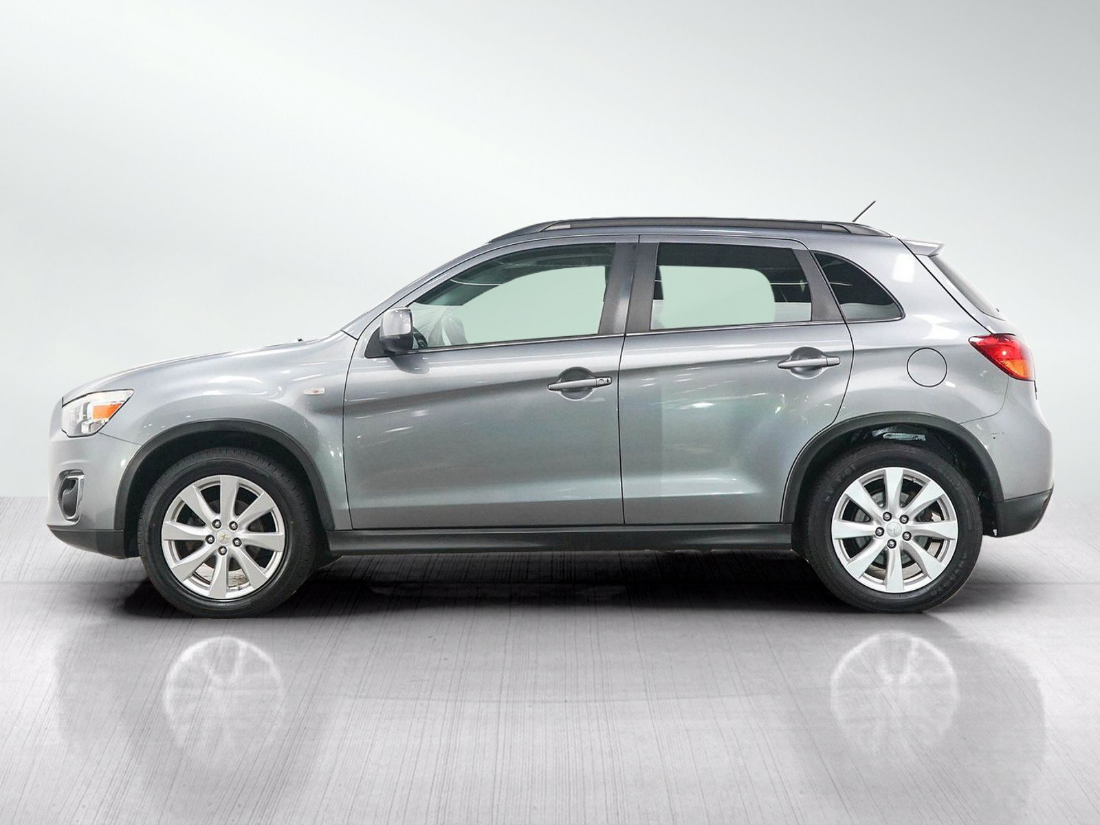 Used 2014 Mitsubishi Outlander Sport SE AWD/4WD image 2