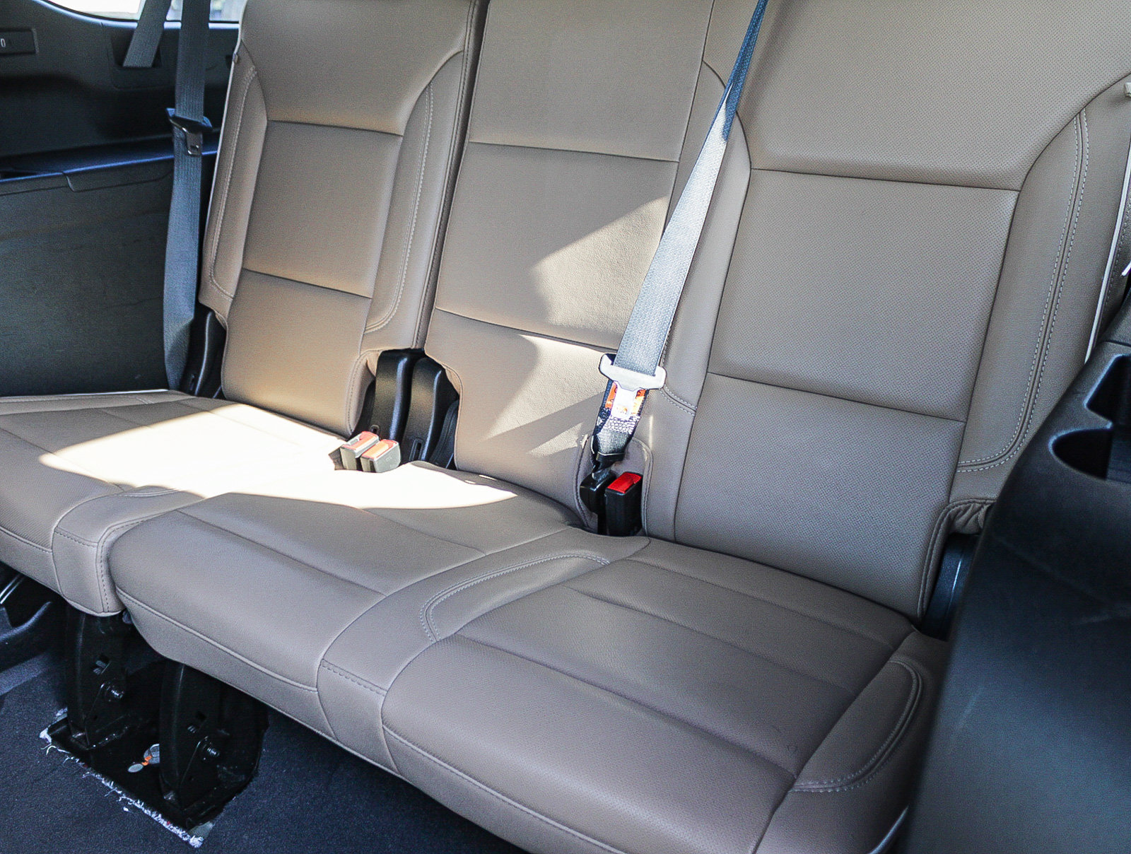 Used 2024 Chevrolet Suburban Premier RWD image 19