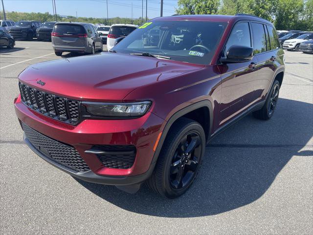 Certified 2022 Jeep Grand Cherokee Altitude image 1
