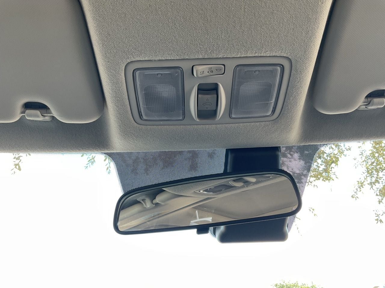 Used 2025 Hyundai Venue SEL FWD image 16