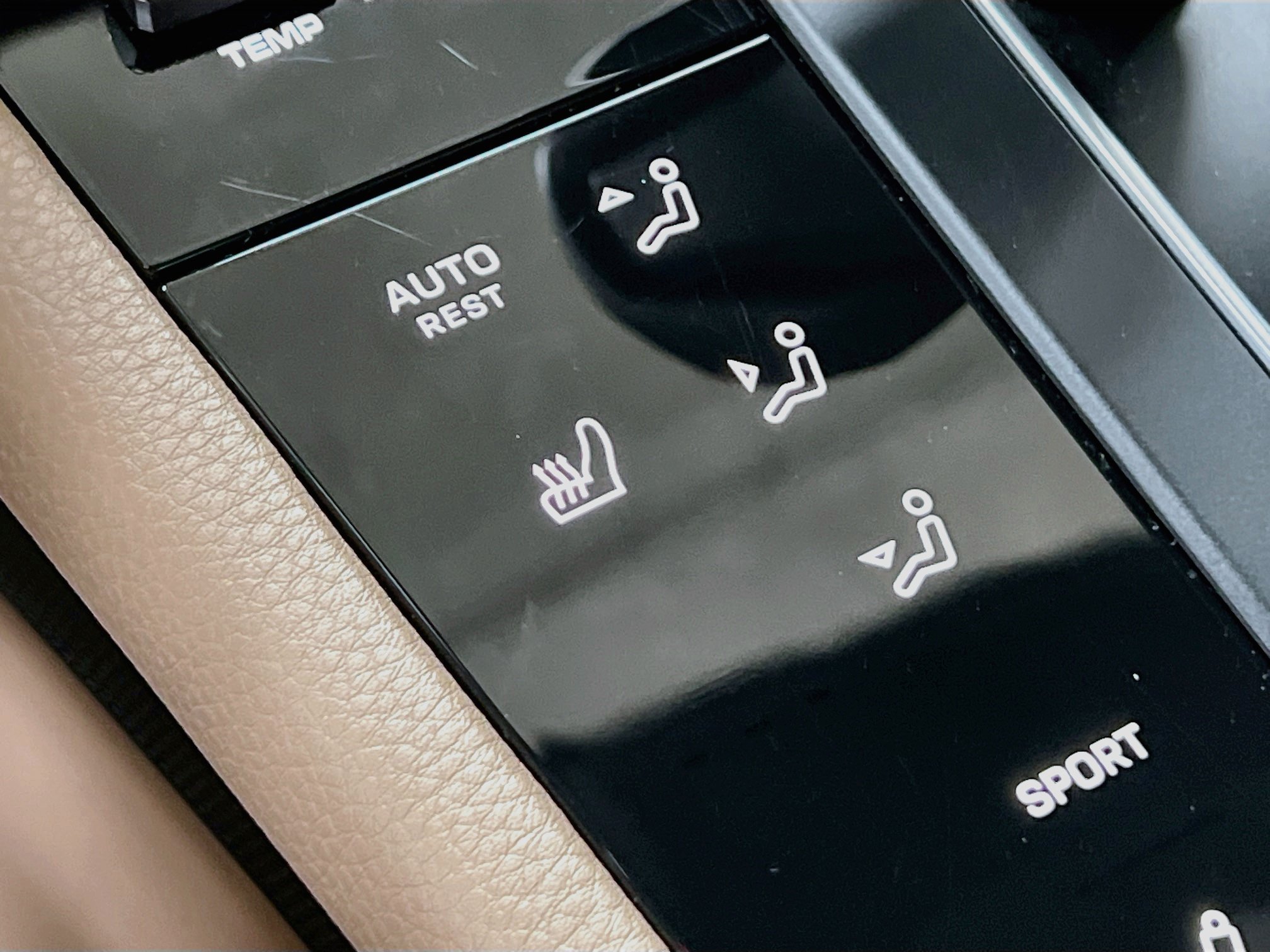 Certified 2023 Porsche Macan S AWD/4WD image 23