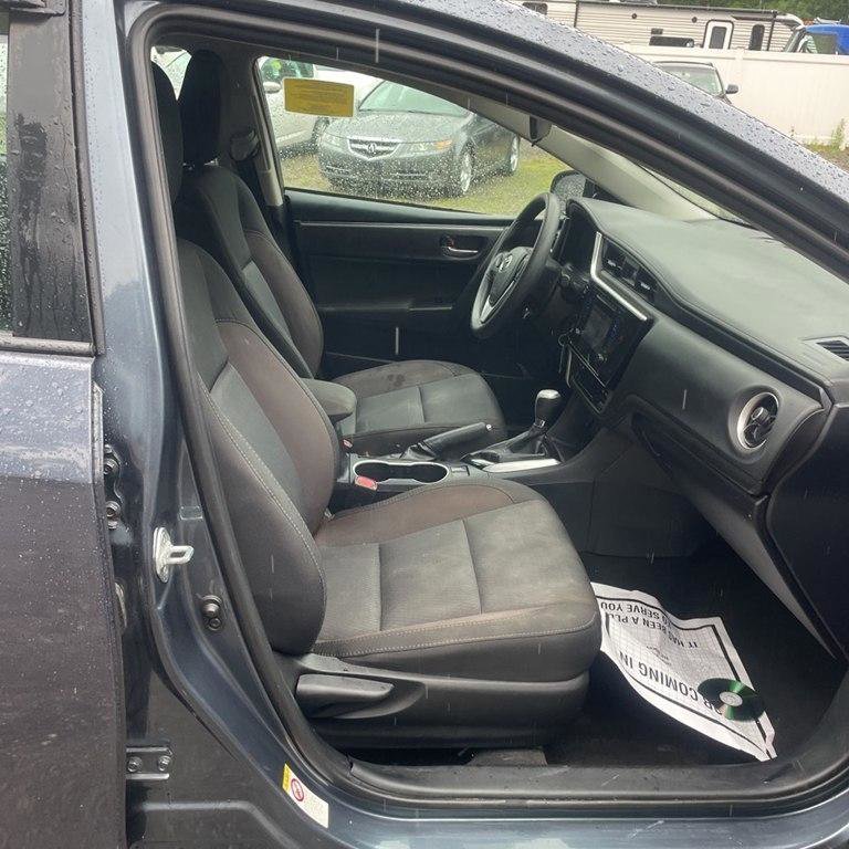 Used 2018 Toyota Corolla LE FWD image 6