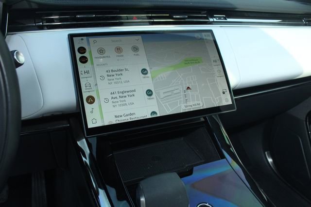 Used 2024 Land Rover Range Rover Sport SE image 17