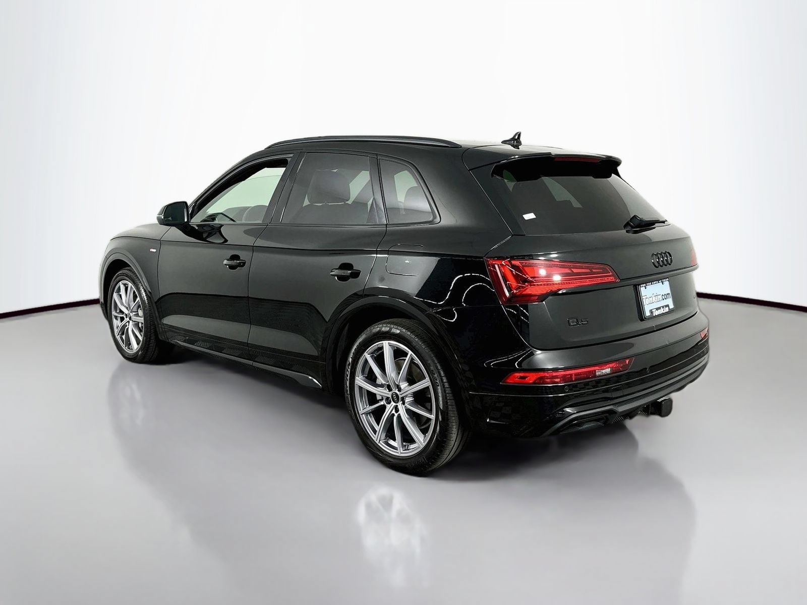 Used 2023 Audi Q5 e Premium Plus w/ Premium Plus Package AWD/4WD image 5