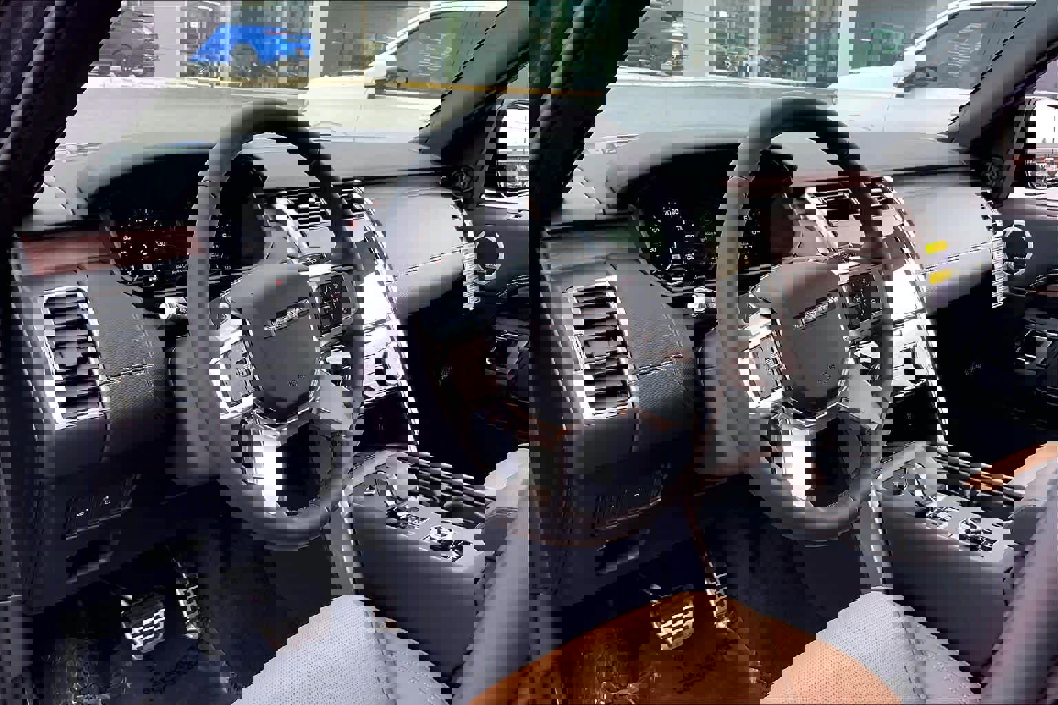 New 2026 Land Rover Discovery Dynamic SE image 8