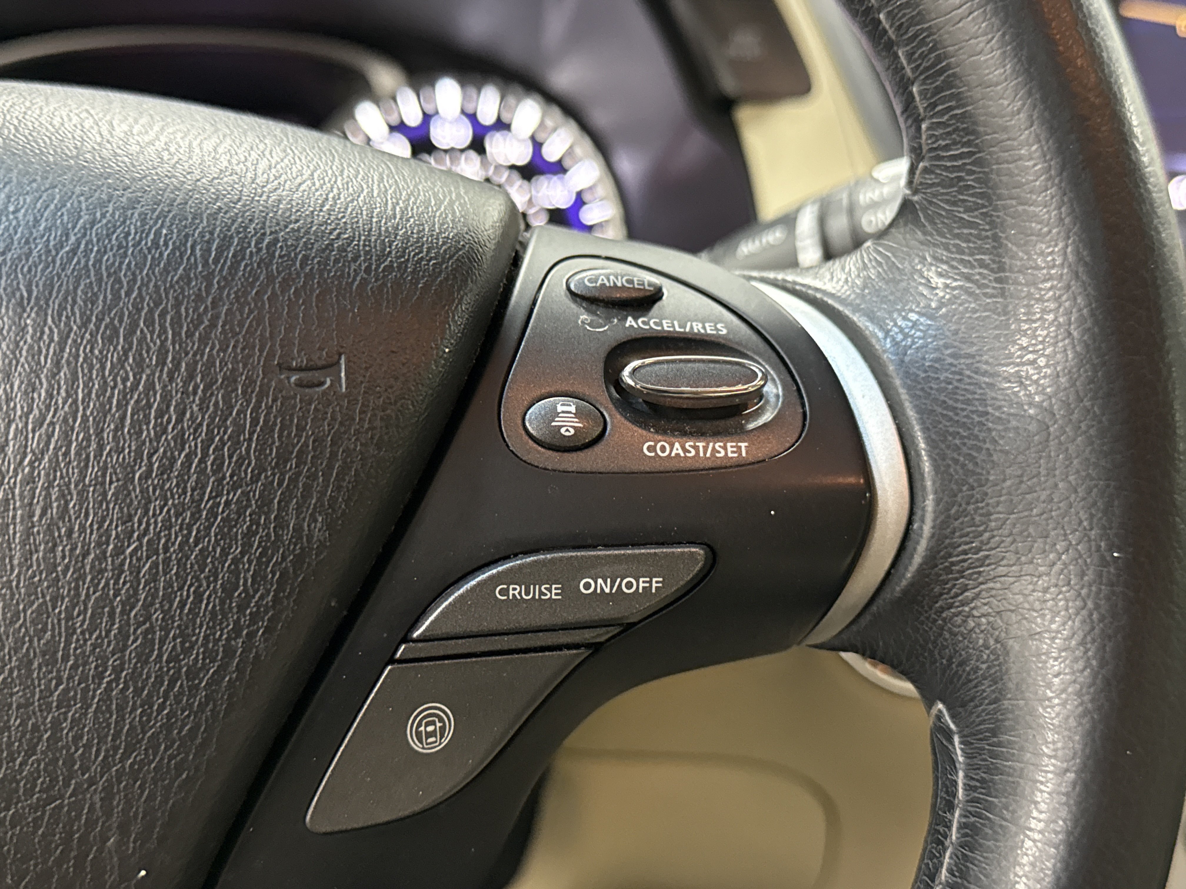 Used 2018 INFINITI QX60 FWD w/ Deluxe Technology Package image 22