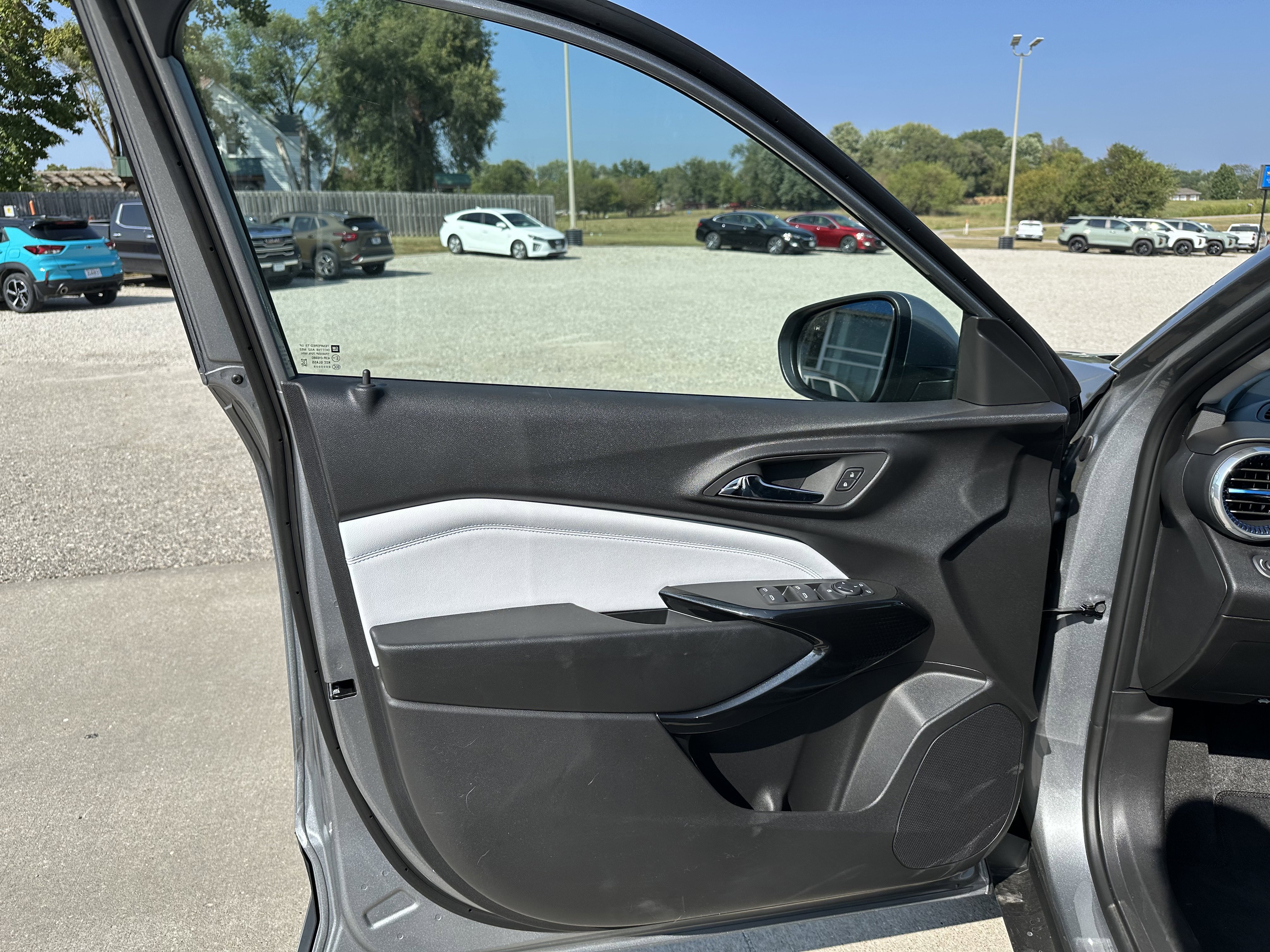 New 2025 Chevrolet Trax LT w/ Driver Confidence Package image 9