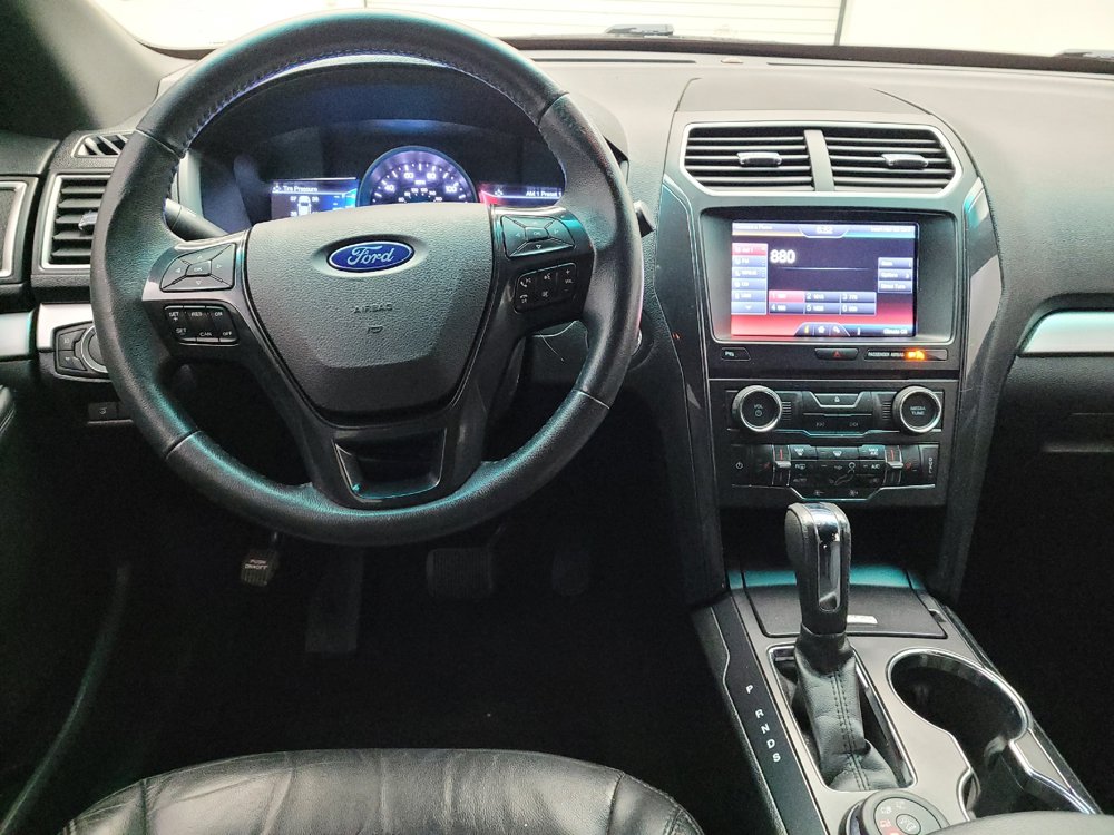 Used 2016 Ford Explorer XLT w/ Equipment Group 202A AWD/4WD image 22