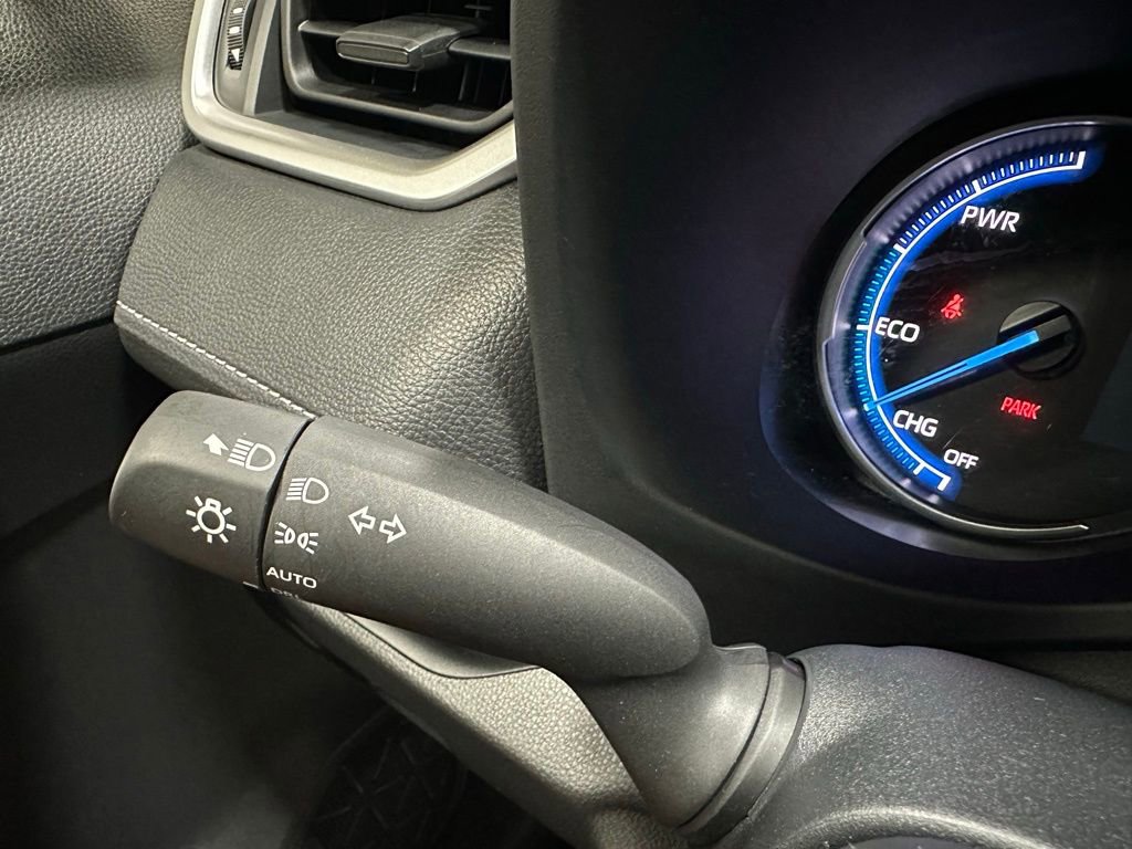 Used 2025 Toyota RAV4 XLE image 21