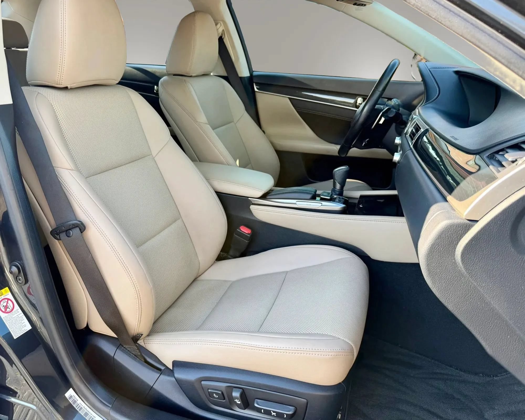 Used 2017 Lexus GS 200t RWD image 16