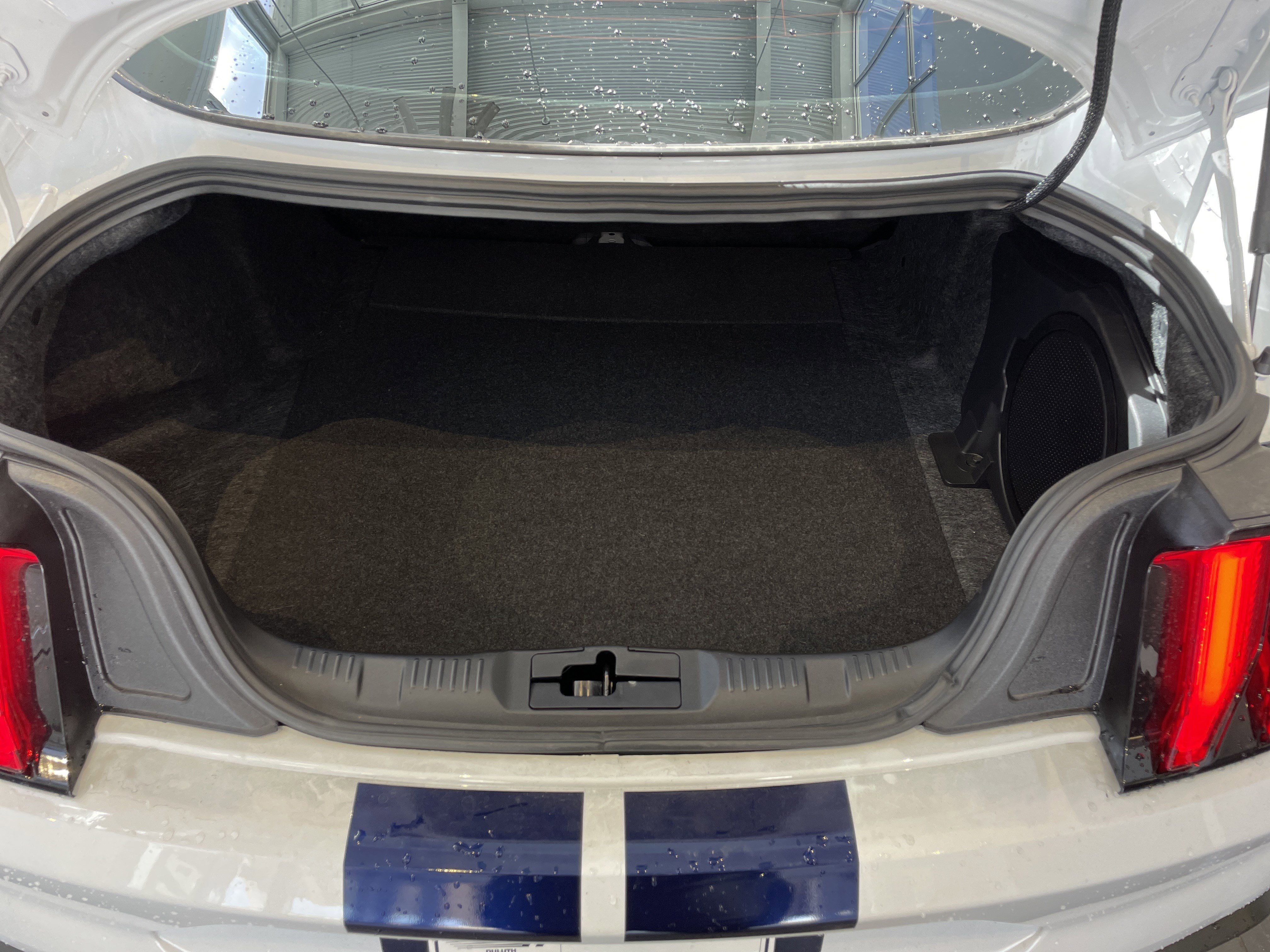 Used 2021 Ford Mustang Shelby GT500 w/ Carbon Fiber Track Pack RWD image 35