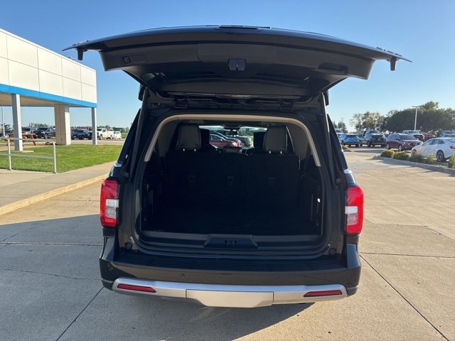 Used 2022 Ford Expedition Max XLT image 14