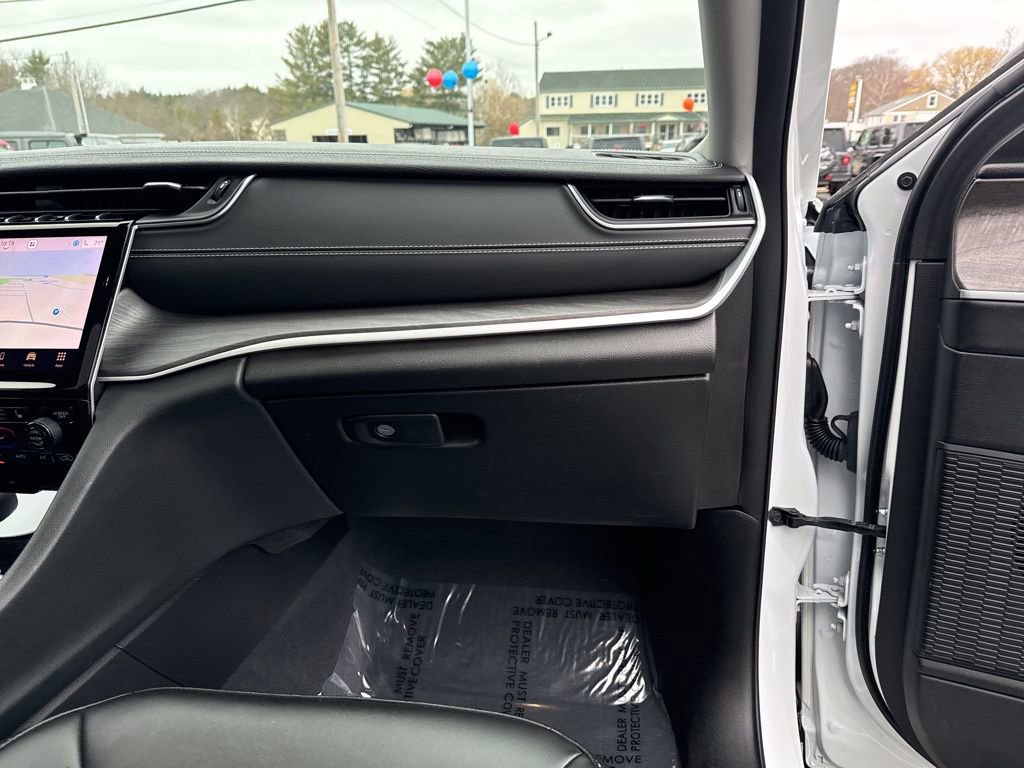 Certified 2023 Jeep Grand Cherokee L Limited image 32