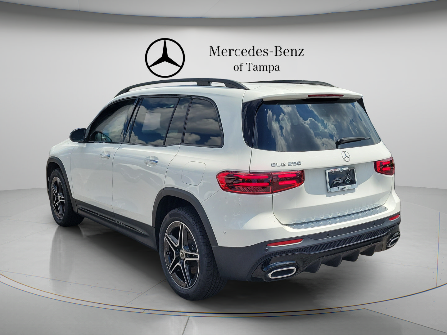 Certified 2024 Mercedes-Benz GLB 250 image 2