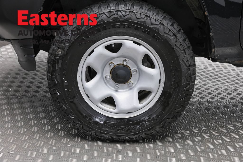 Used 2023 Toyota Tacoma SR AWD/4WD image 31
