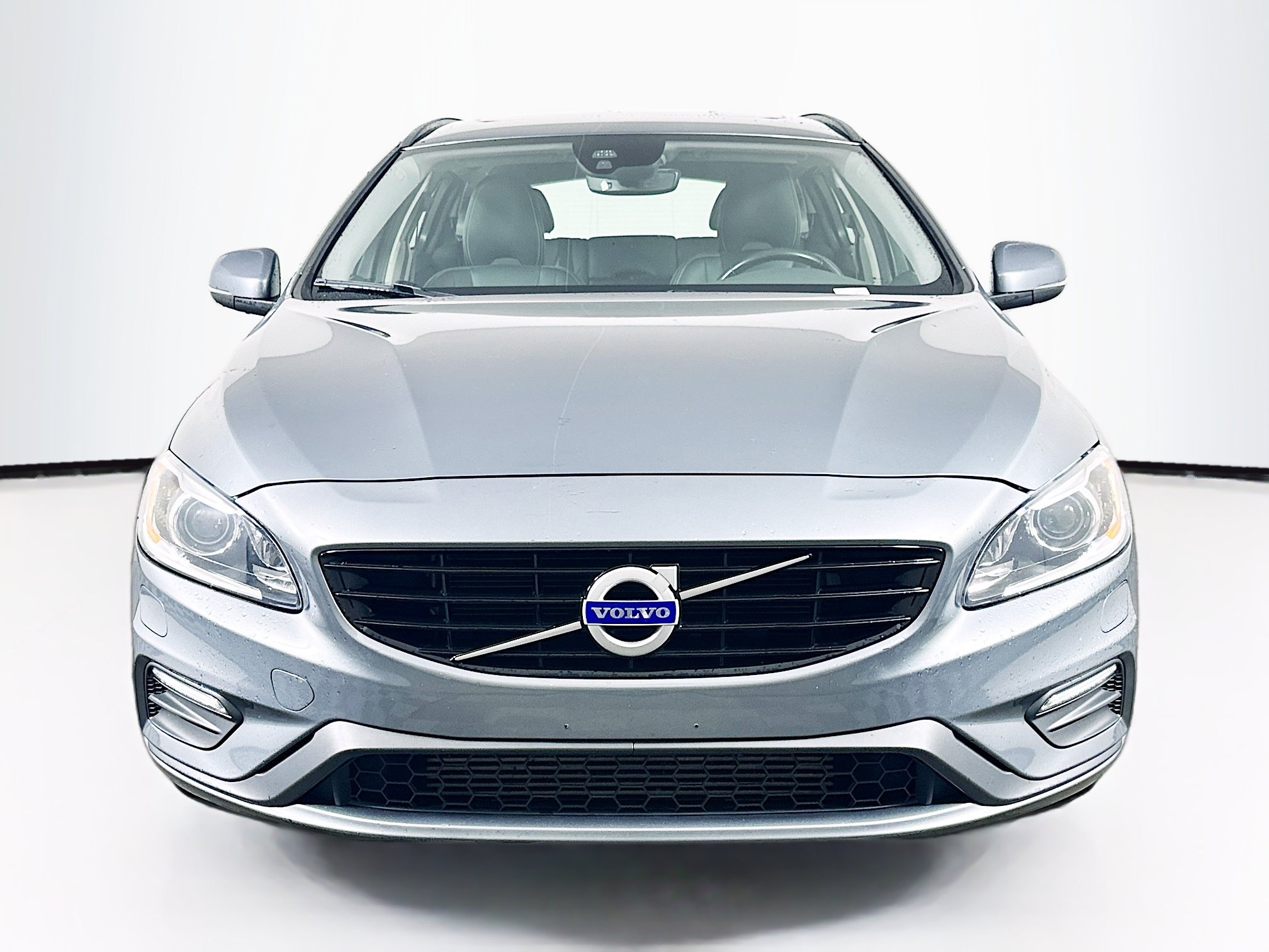 Used 2018 Volvo V60 T5 Dynamic AWD/4WD image 2
