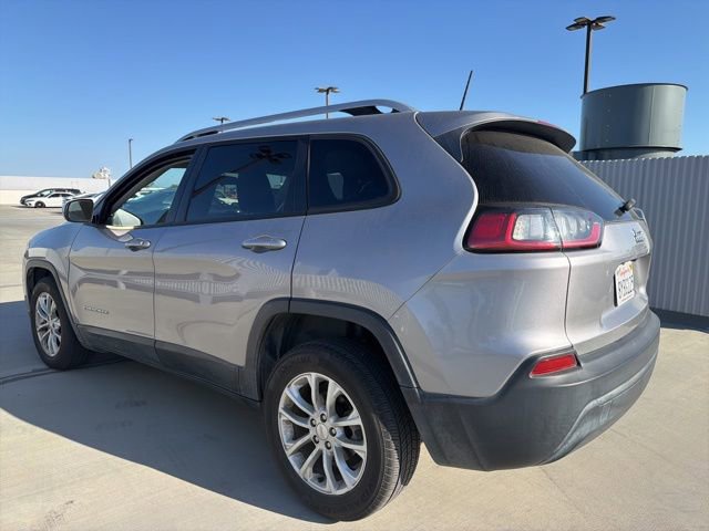 Used 2020 Jeep Cherokee Latitude image 2