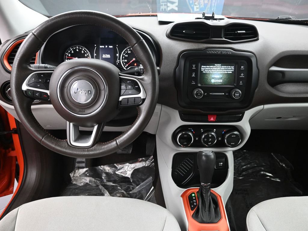 Used 2015 Jeep Renegade Latitude w/ Popular Equipment Group FWD image 11