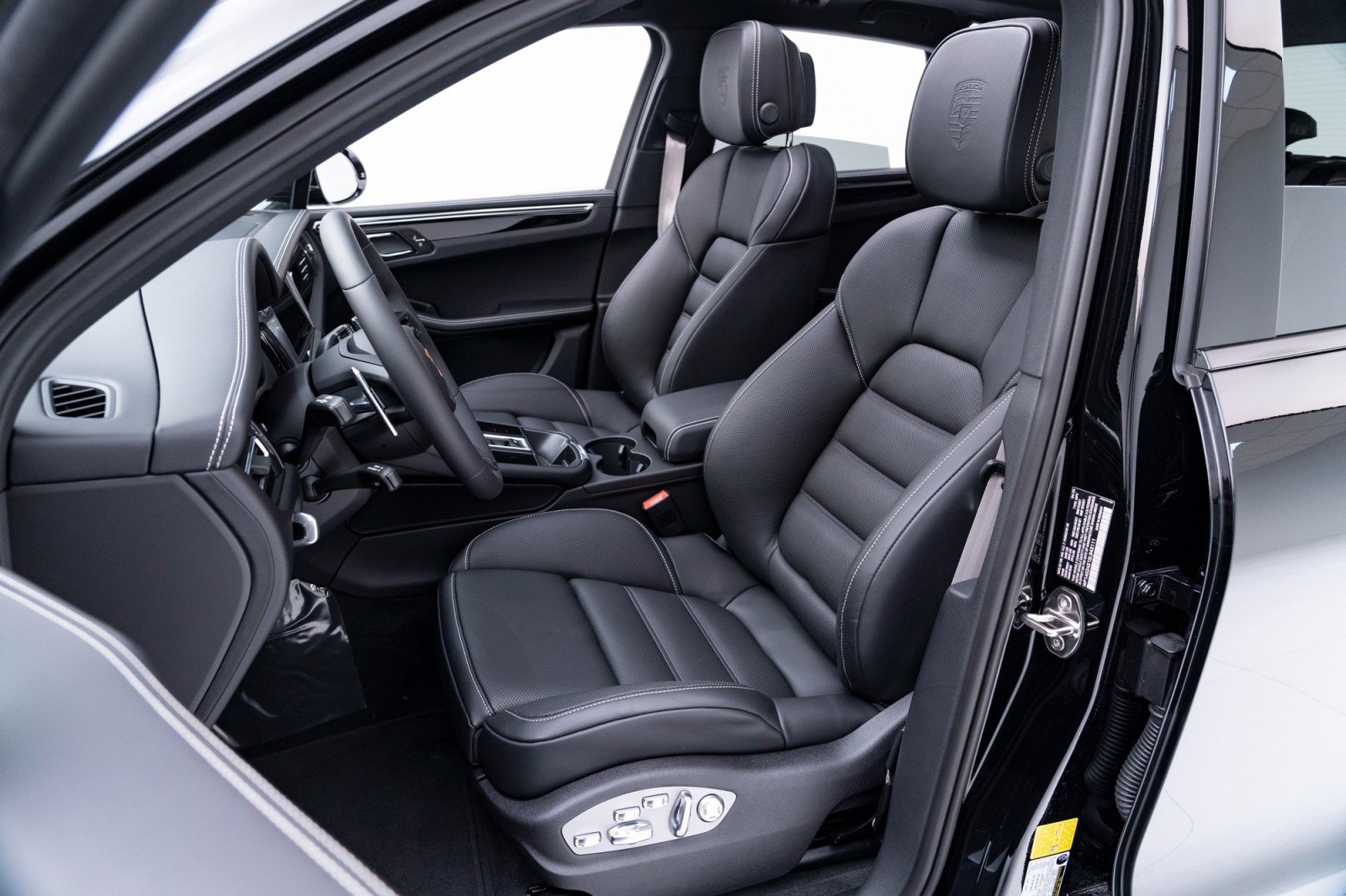 New 2025 Porsche Macan S image 5