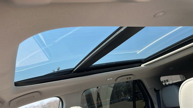 Used 2023 Honda Pilot Touring image 11