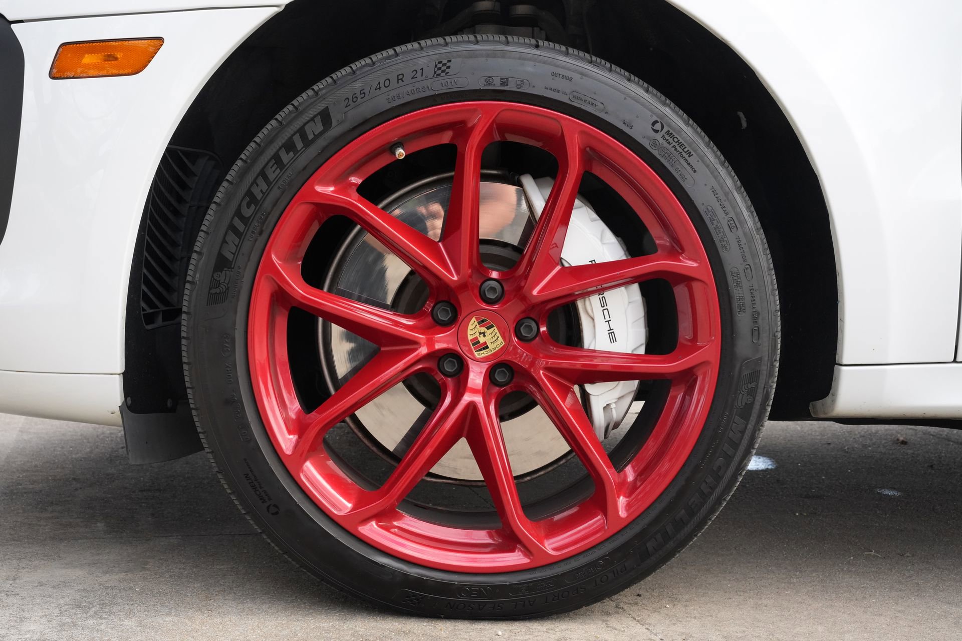 Used 2024 Porsche Macan GTS image 30