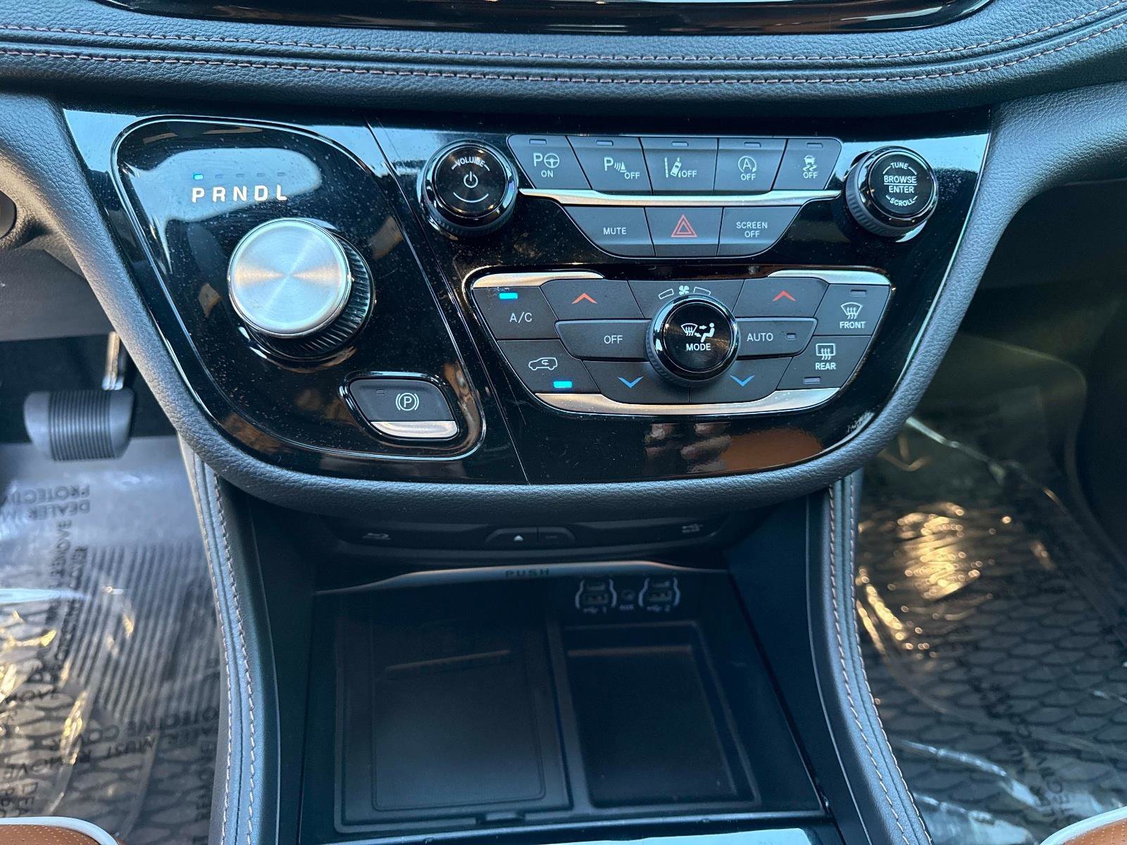 Used 2024 Chrysler Pacifica Pinnacle image 29