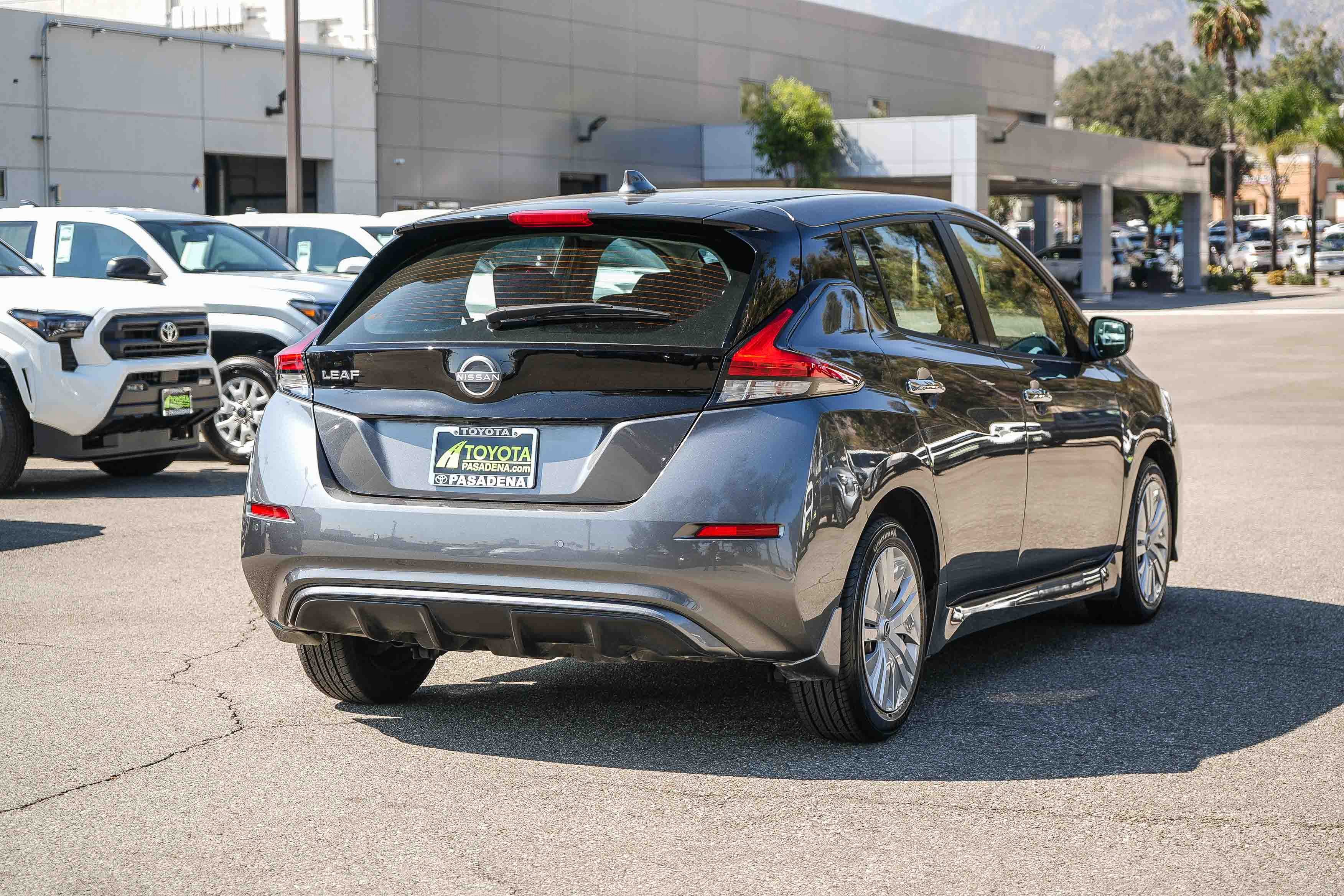 Used 2025 Nissan Leaf S FWD image 6