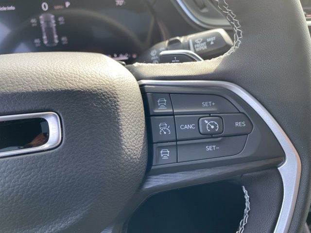 New 2025 Jeep Grand Cherokee Laredo X w/ Luxury Tech Group I image 17