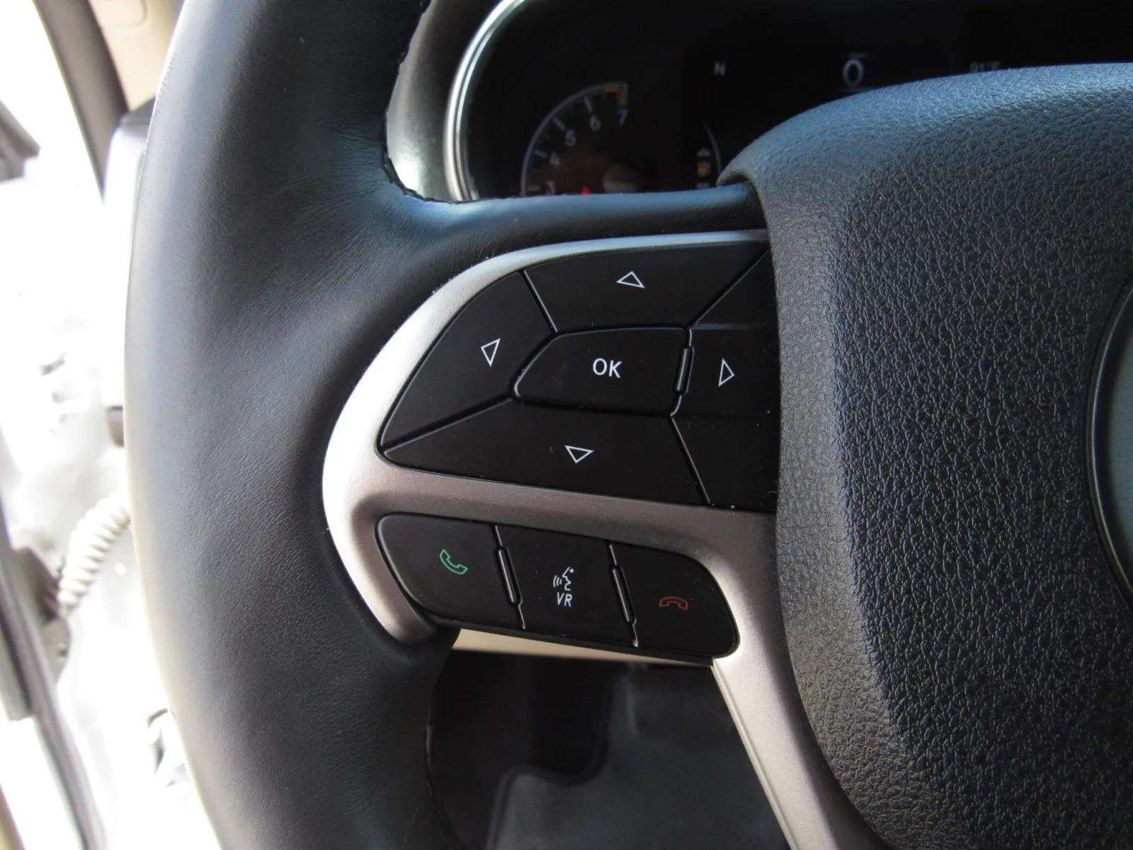Used 2018 Jeep Grand Cherokee Laredo RWD image 24