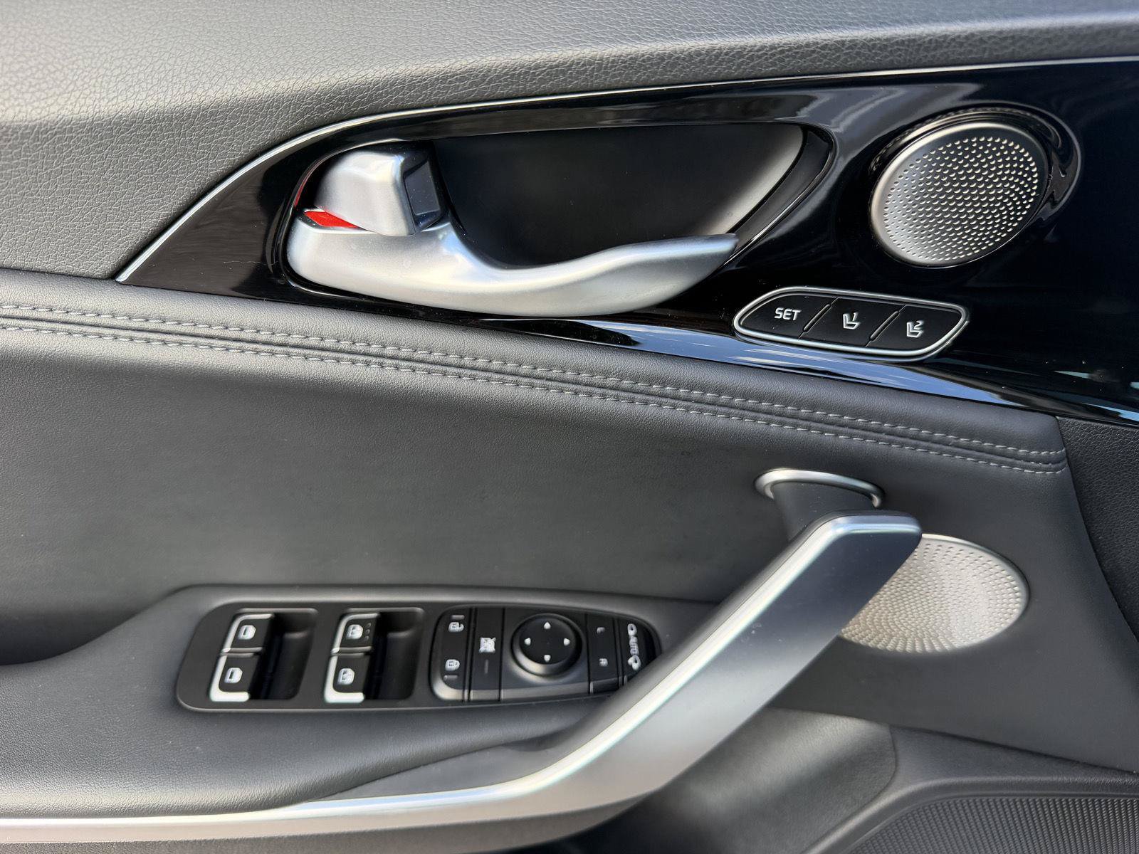 Used 2018 Kia Stinger Premium RWD image 19