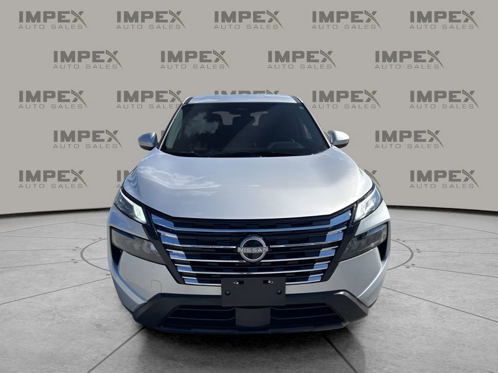 Used 2025 Nissan Rogue SV image 8