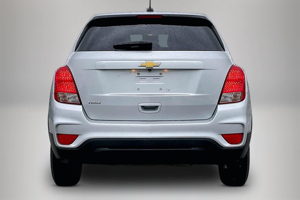 Used 2022 Chevrolet Trax LS w/ Tint and Cruise Package FWD image 6
